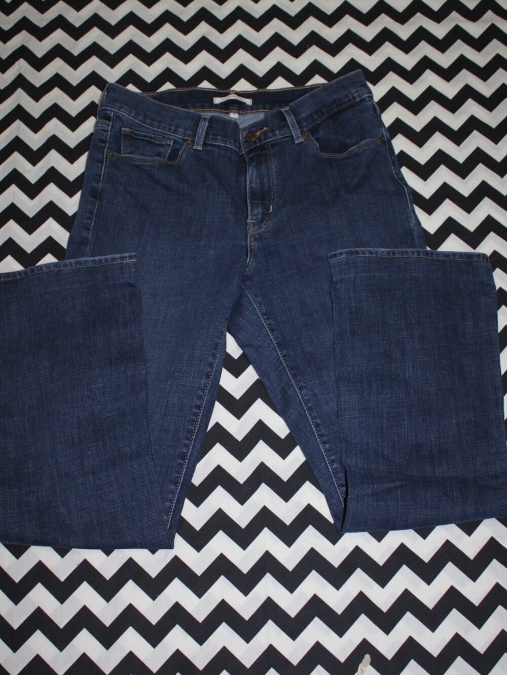 Women's Levi's Bootcut Jeans - Size 8